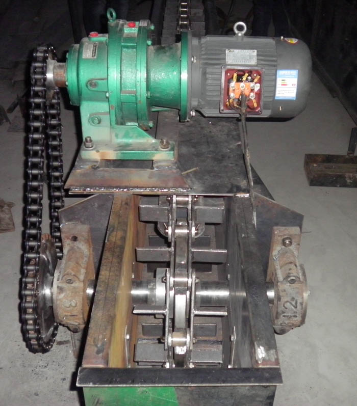 大倾角皮带机()() - 产品展厅 - 新乡市浦东通用设备有限公司